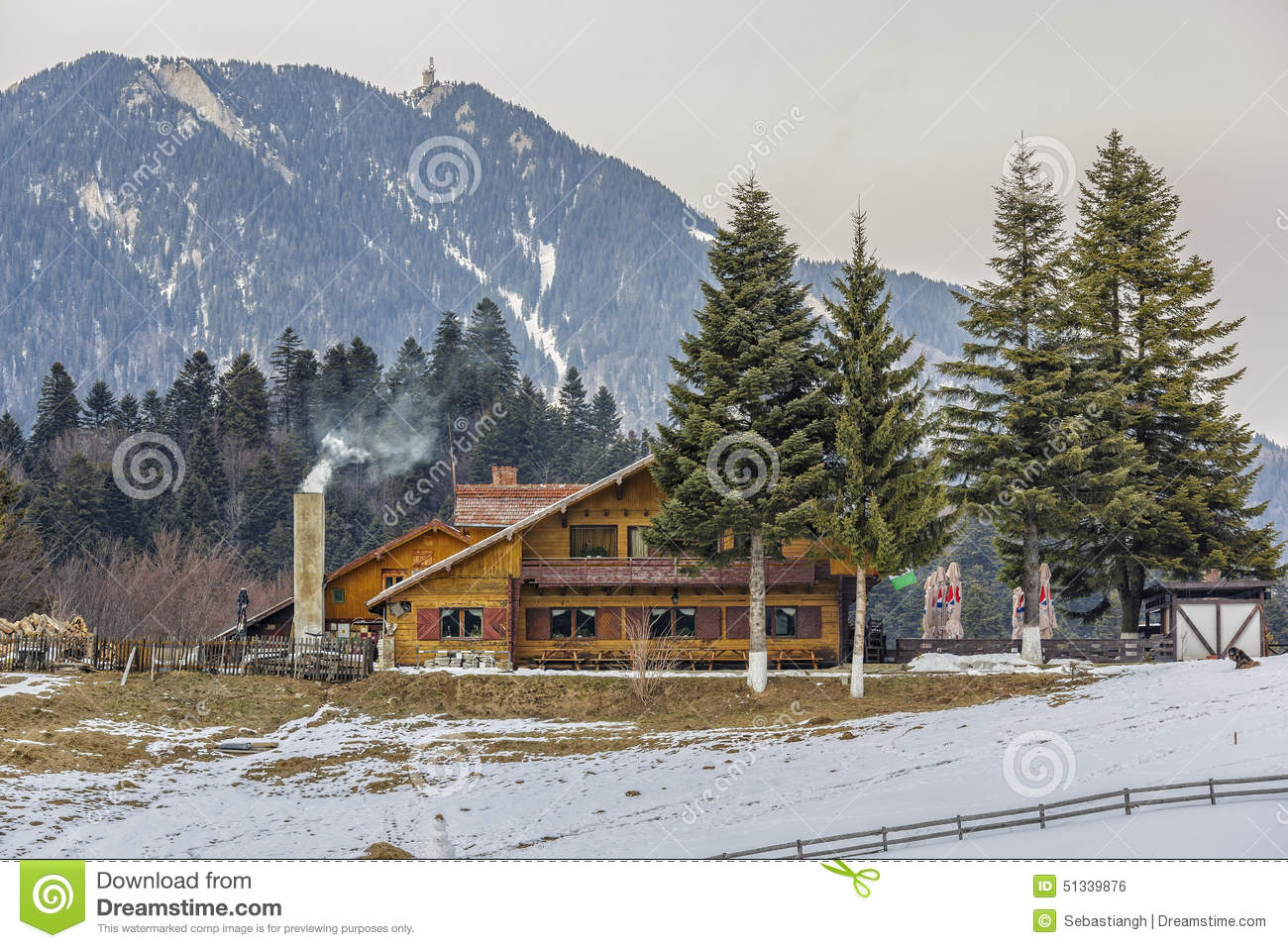 Paysage montagne chalet
