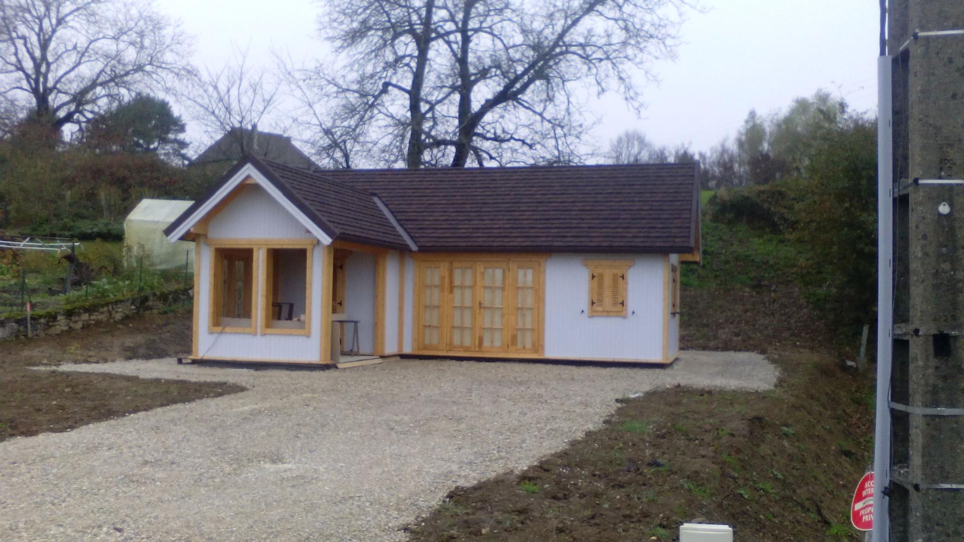 Construire un chalet habitable dans son jardin