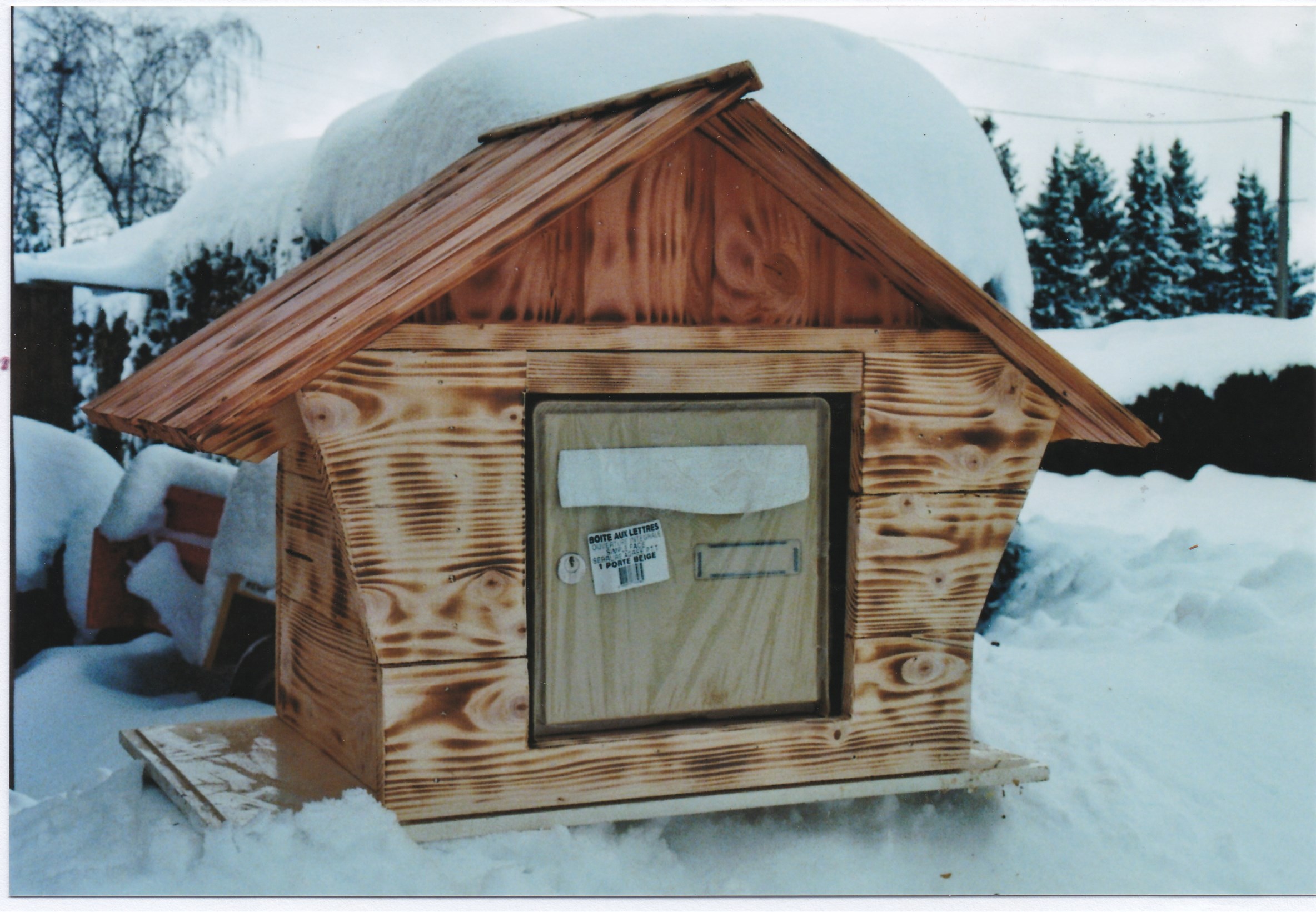Boite aux lettres chalet bois