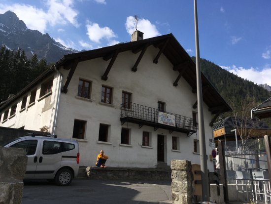 Chalet station ski