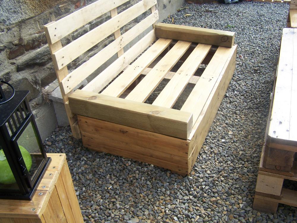 Banc salon de jardin en palette