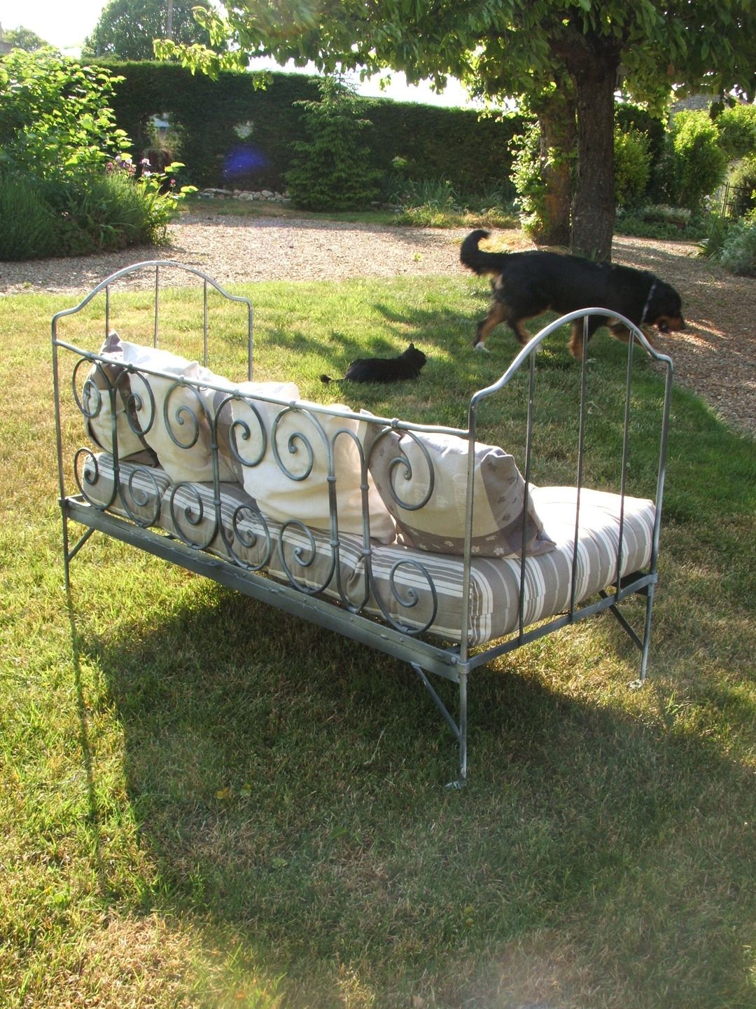 Banquette salon de jardin en fer forgé