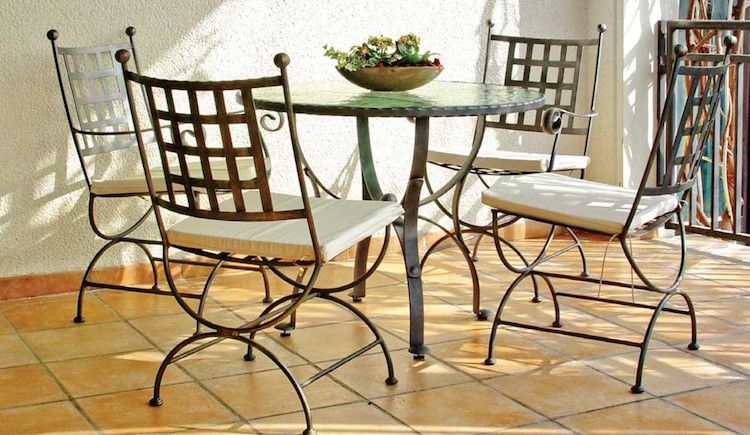Salon de jardin en fer table ronde