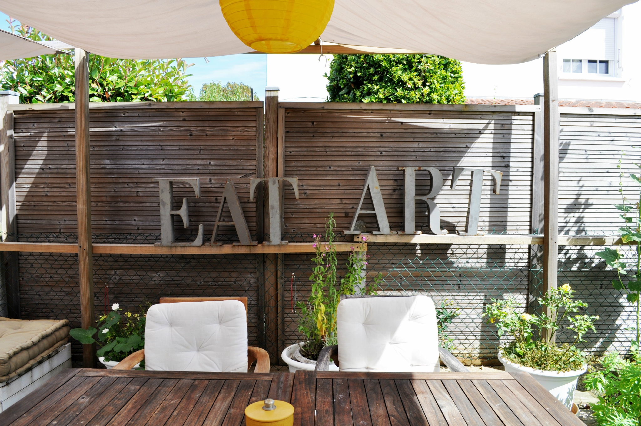 Salon de jardin en coin