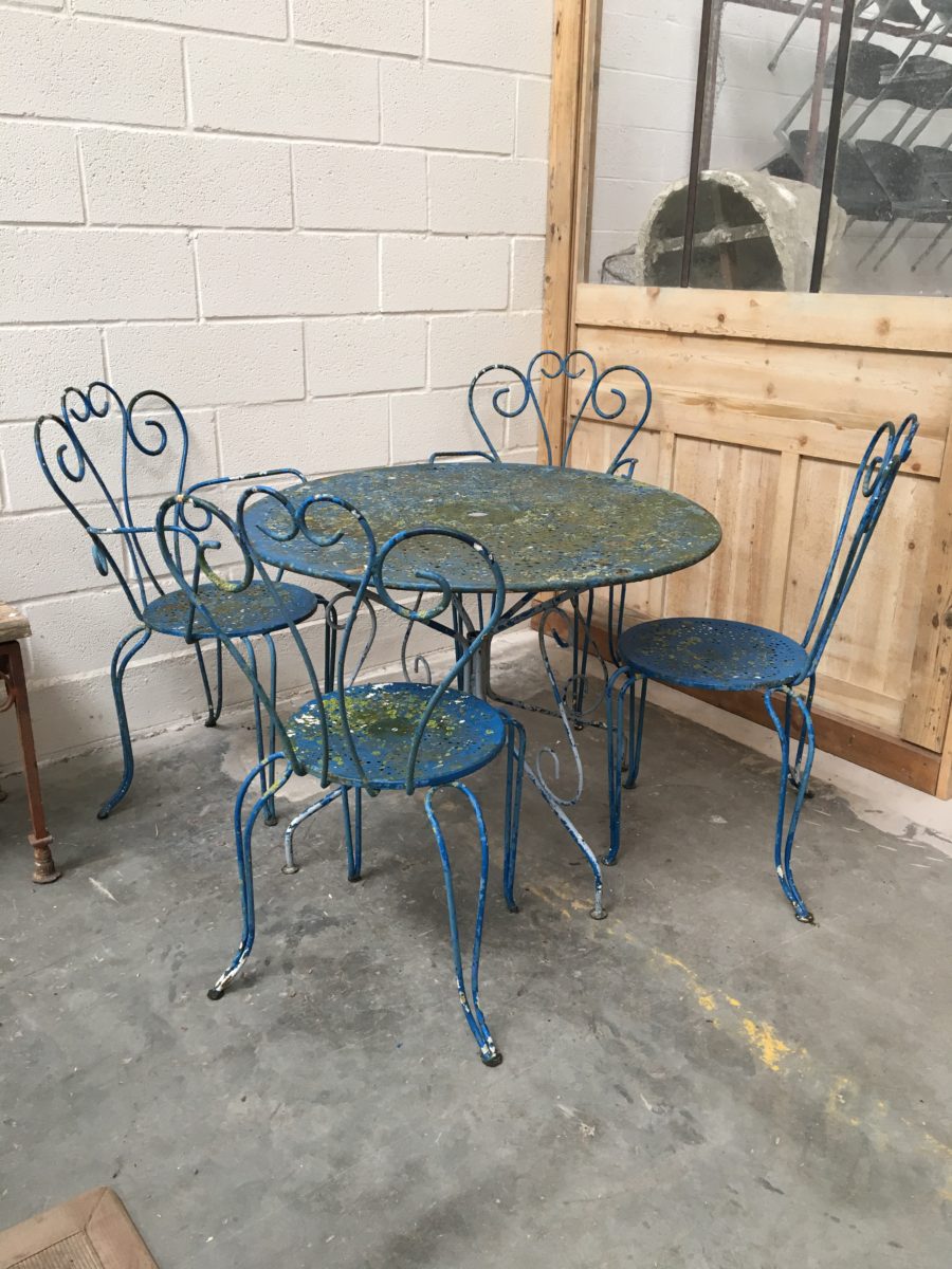 Salon de jardin en fer ancien