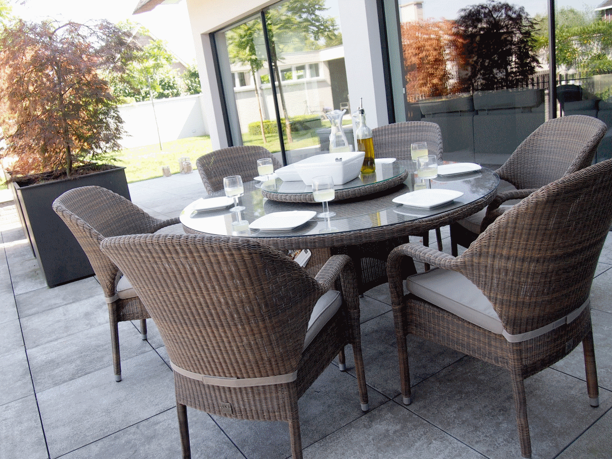 Salon de jardin en résine tressée ovale