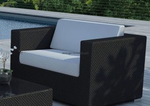 Comment nettoyer mon salon de jardin en plastique blanc
