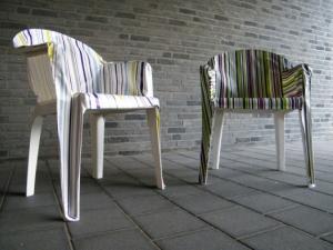 Customiser un salon de jardin en plastique