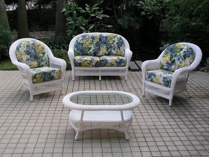 Salon de jardin blanc en rotin