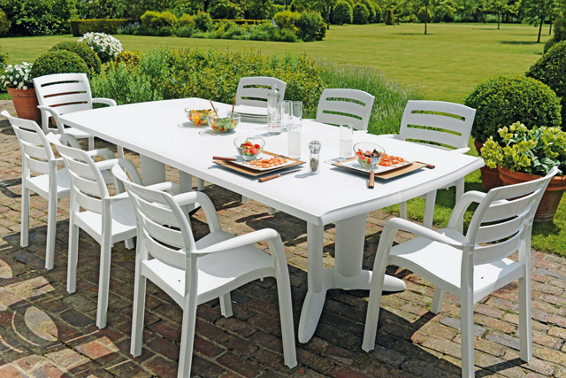 Salon de jardin en resine plastique