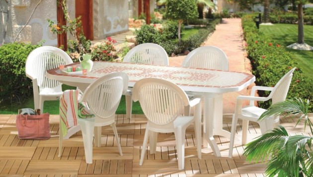 Decaper un salon de jardin en plastique
