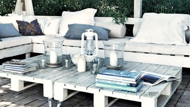 Salon de jardin en palette recyclée