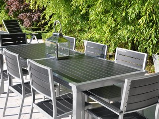 Ensemble table et chaise de jardin en resine pas cher