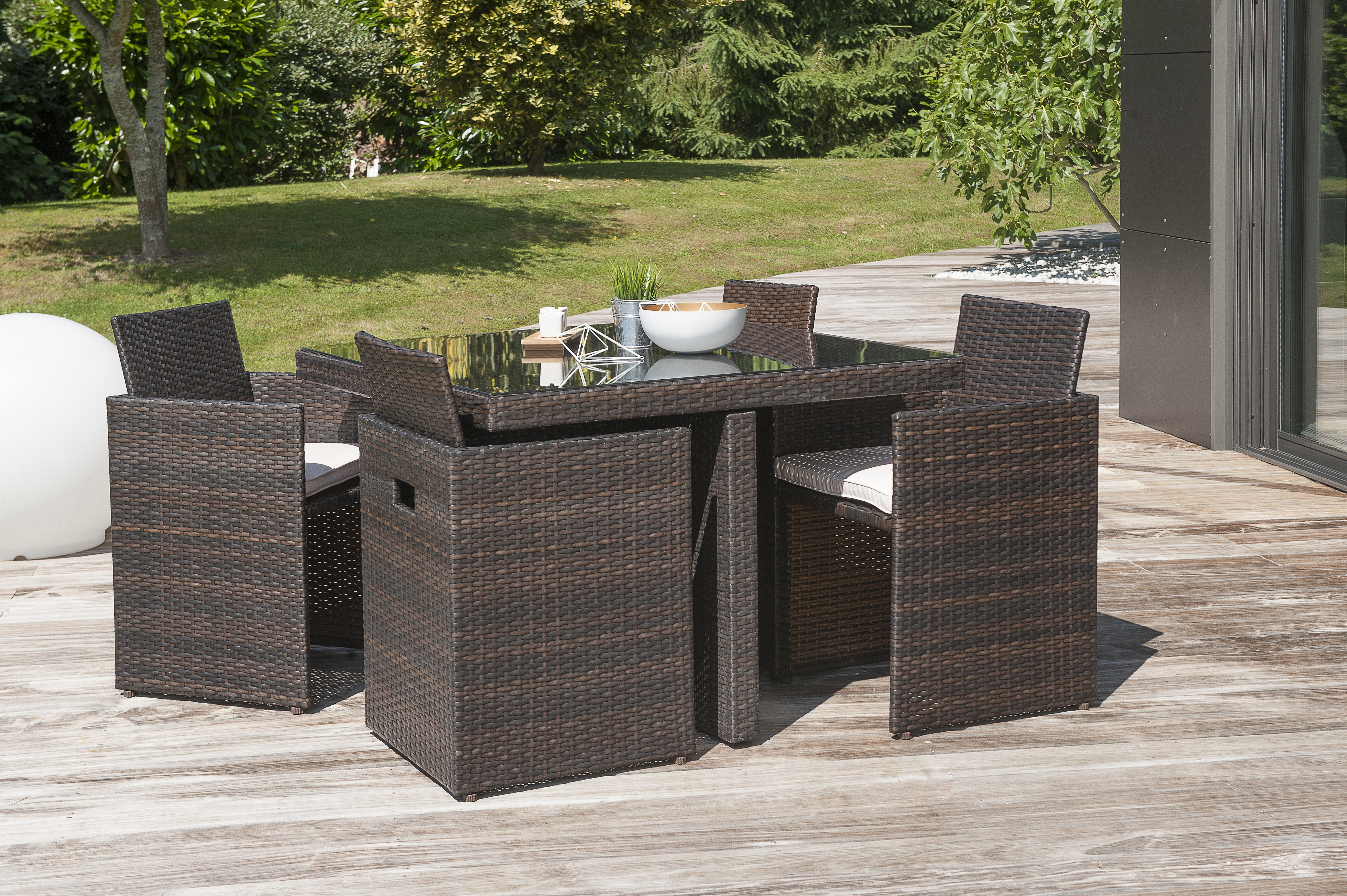 Salon de jardin resine avec fauteuil encastrable