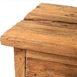 Mobilier de jardin en bois recyclé