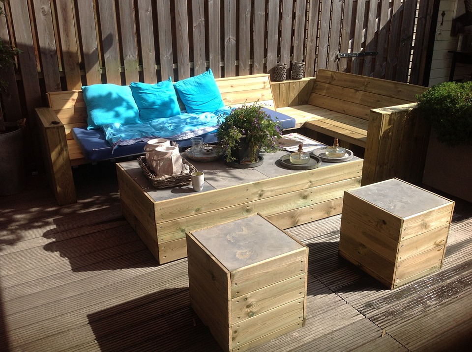 Choisir son salon de jardin en bois