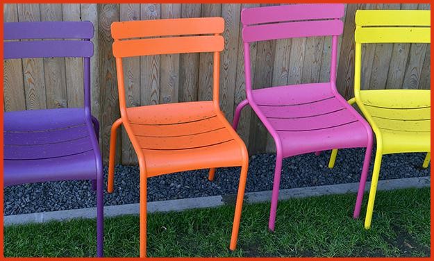 Mobilier de jardin plastique coloré