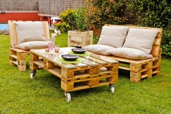 Salon de jardin en palette euro