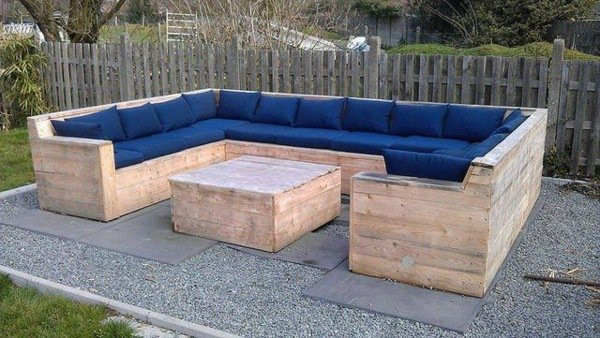 Salon de jardin bois fait maison