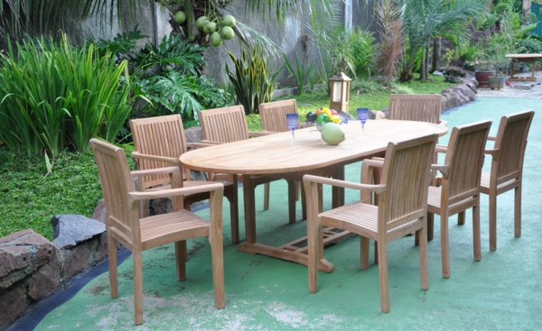 Salon de jardin bois clair