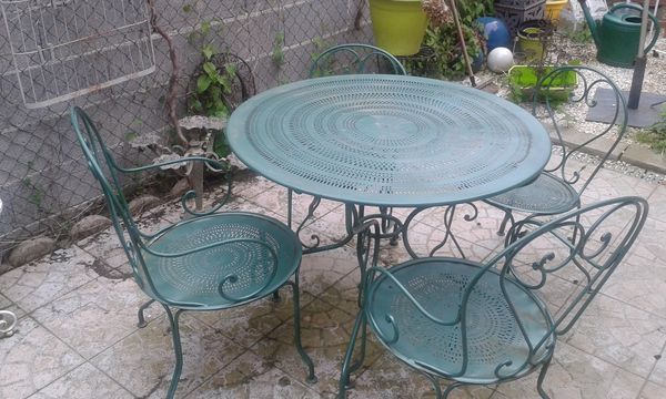Salon de jardin metal rond