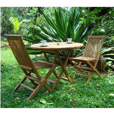 Vernir un salon de jardin en teck