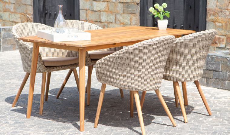 Comment entretenir un salon de jardin en acacia