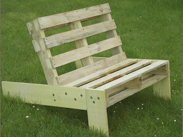 Fauteuil de salon de jardin en palette