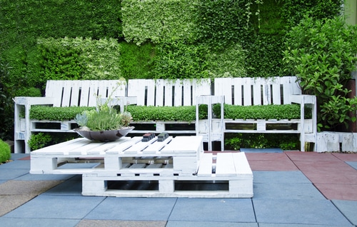 Salon de jardin avec des palettes