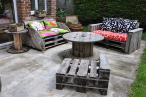 Salon de jardin en palette peinture