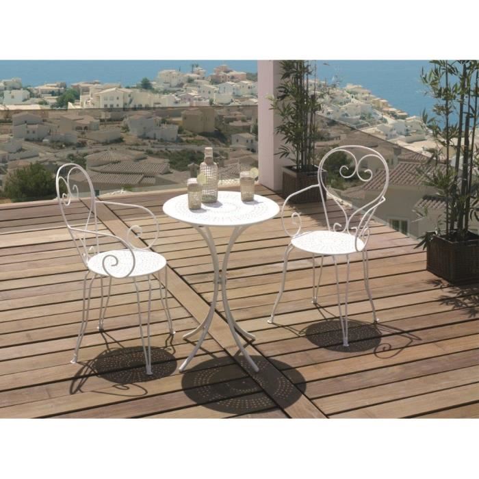 Decaper salon de jardin blanc