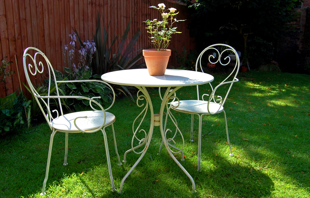 Relooker un salon de jardin en fer