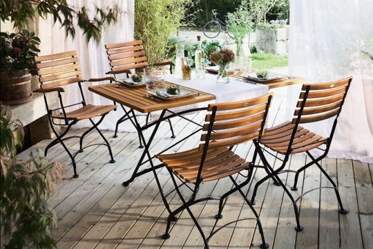 Salon de jardin en fer forgé et teck