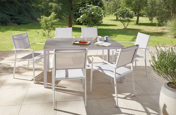 Salon de jardin brico depot 255 euros