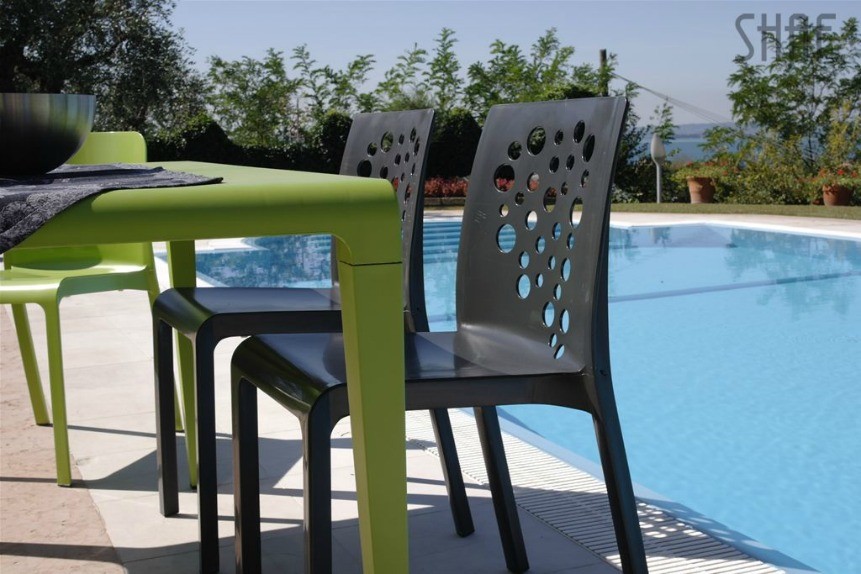 Salon de jardin design en plastique