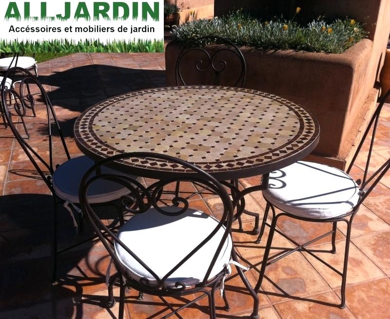 Salon de jardin en mosaique