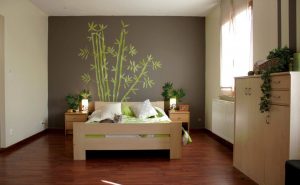 Peindre un salon de jardin en bambou