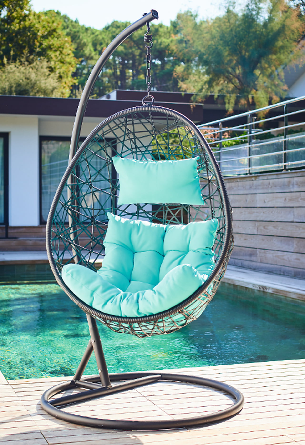 Mobilier de jardin balancelle oeuf