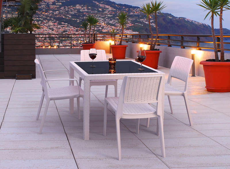 Salon de jardin resine tressee blanche