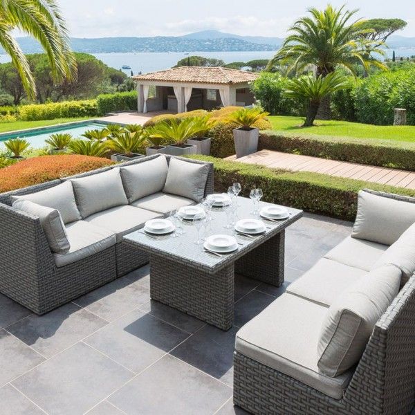 Salon de jardin et repas