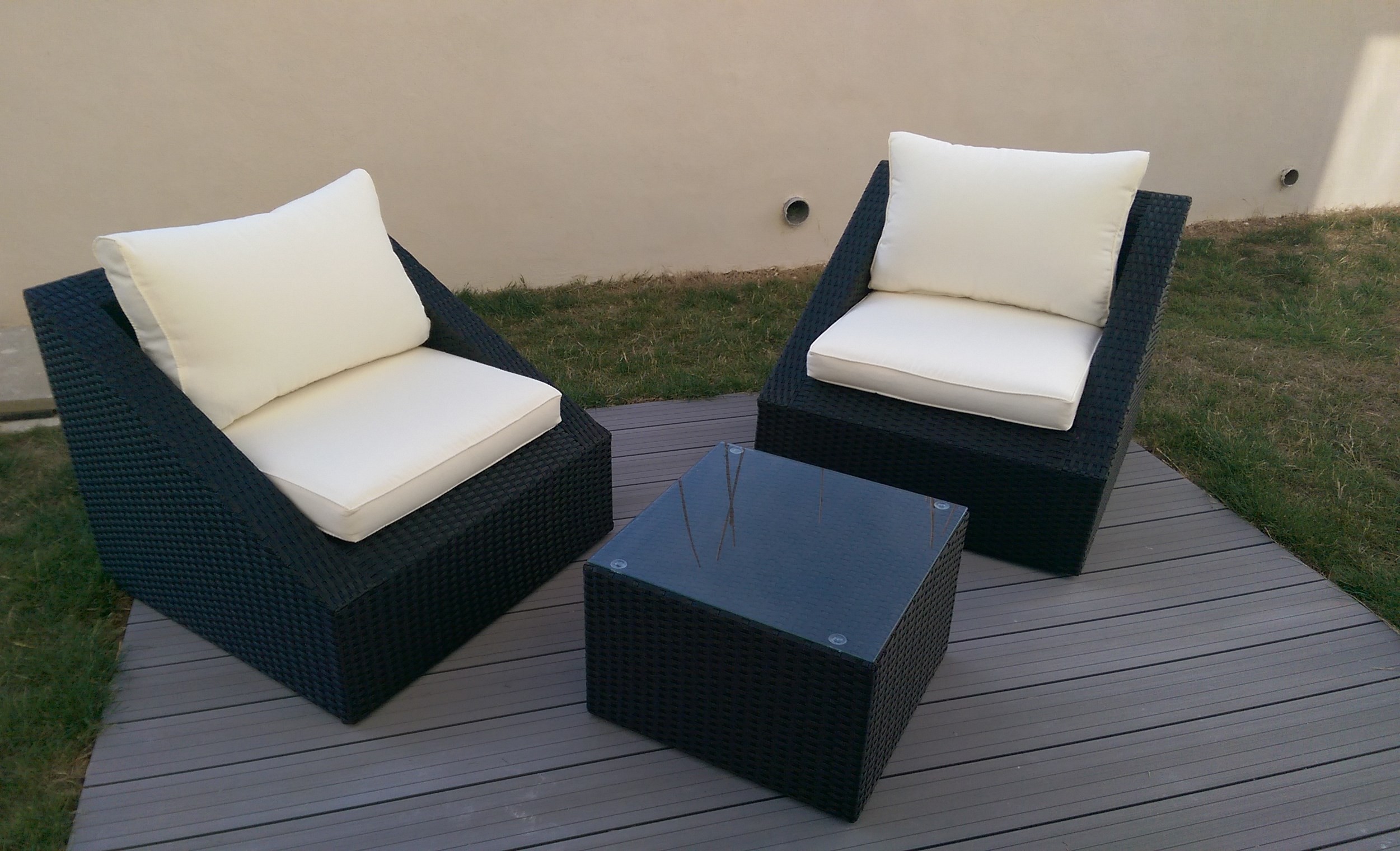Cherche salon de jardin en resine pas cher