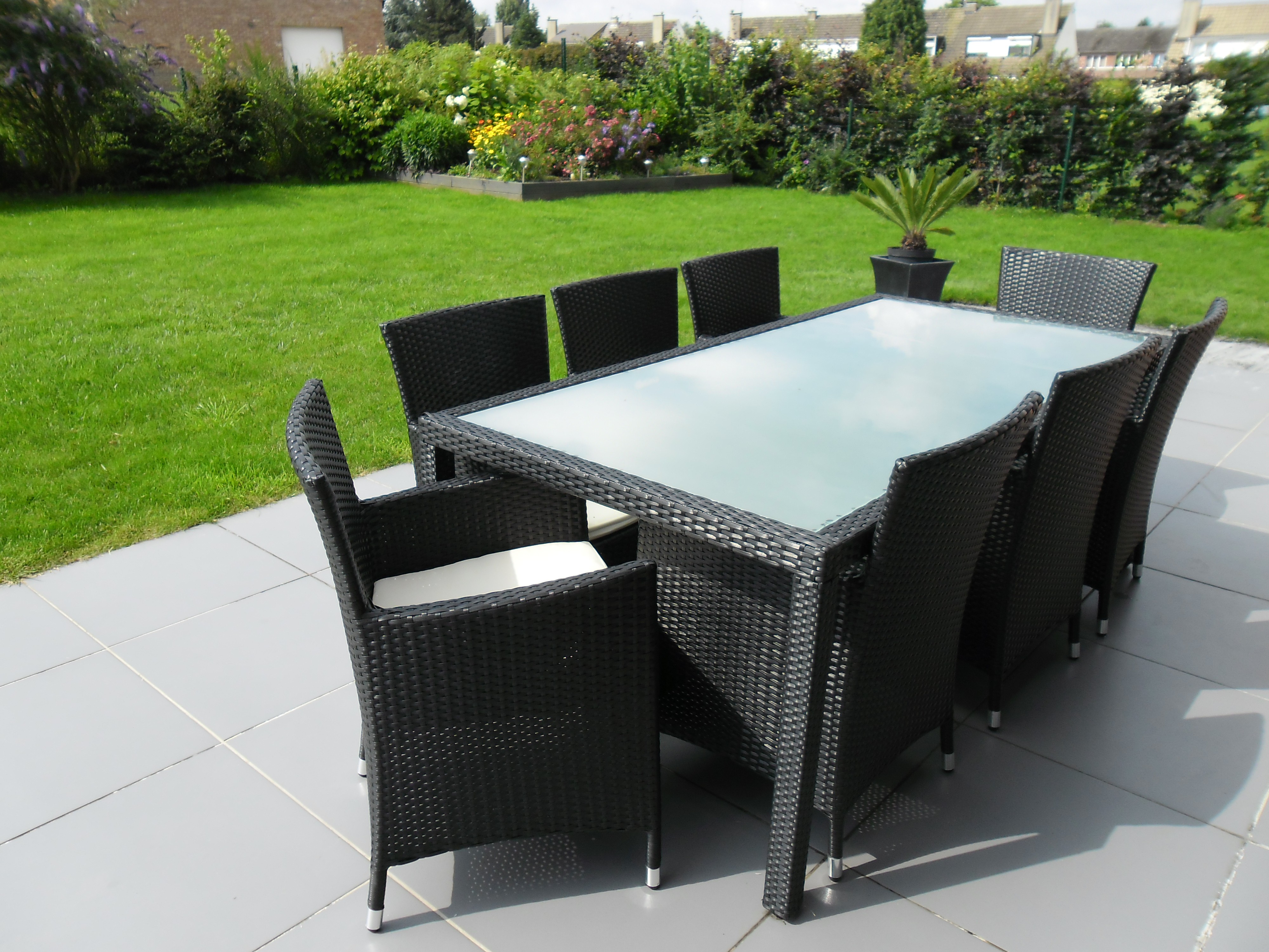 Table salon de jardin resine pas cher